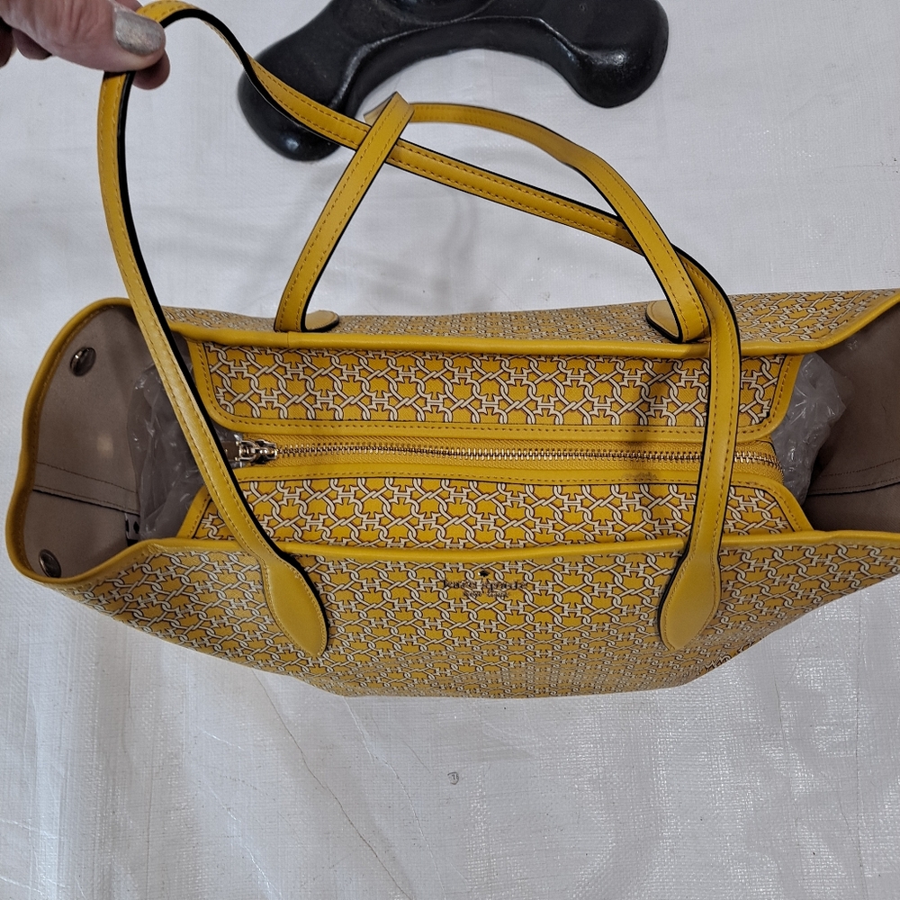 Kate Spade New York Yellow Link Tote - Picture 14 of 16